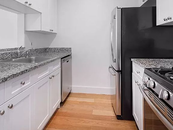 5th image of 50 Murray St APT 1002