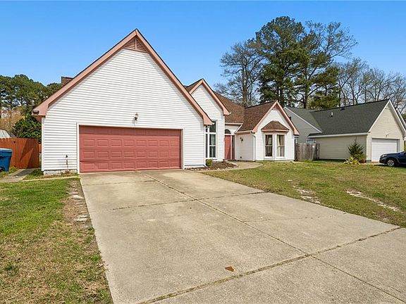 4th image of 340 Scarlet Oak Drive