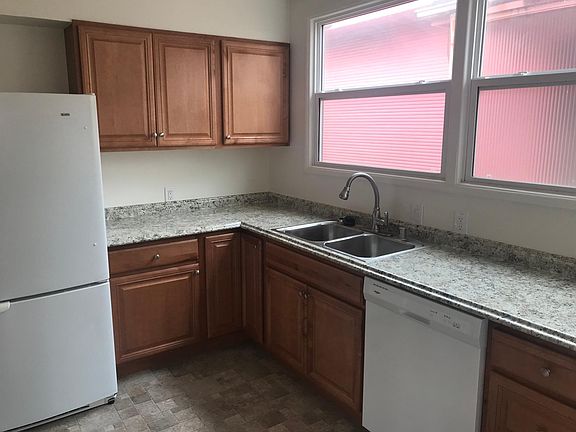 4th image of 1338 S Mayfair Ave