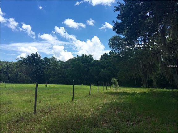 2nd image of 2420 Forest Ln