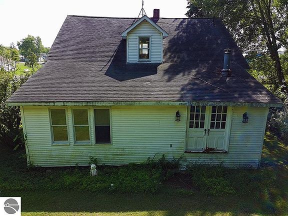 4th image of 208 Garfield St