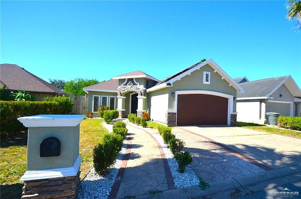 3 bed, 2.5 bath, 1497 sqft, $2,500 — Photo 1