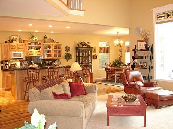 View from Grt Rm to Kitchen