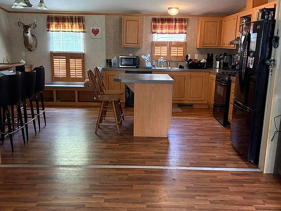 3rd image of 369 Laurel Run Est