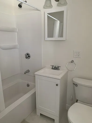 1105 Lexington St #6 — Photo 3