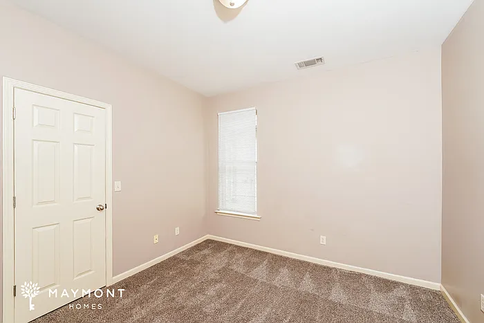 1104 Washington Dr — Photo 9
