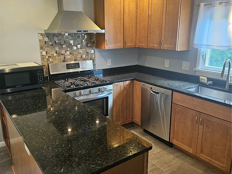 80 David Ave — Photo 6