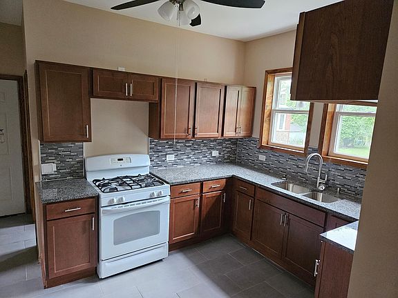 4th image of 8053 S South Shore Dr #2F