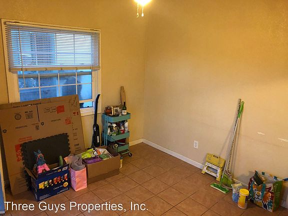 4th image of 5133.5 W Point Loma Blvd