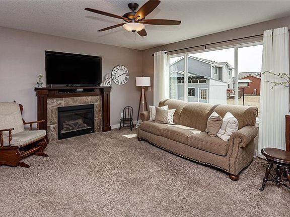 4th image of 1416 Lyndale Dr