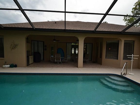 5th image of 28 Cypress Blvd E
