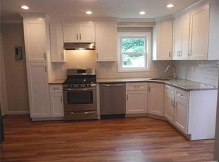 32 Oakland St, Huntington, NY