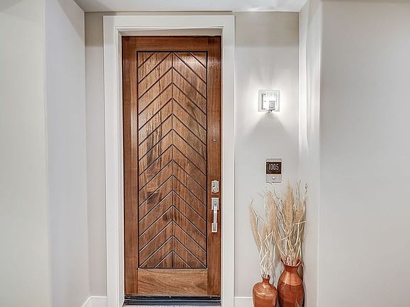 2nd image of 4803 N Woodmere Fy #1005