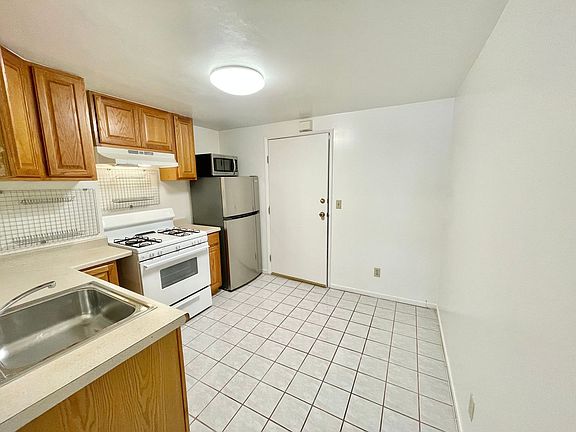 3rd image of 743 11th Ave #0