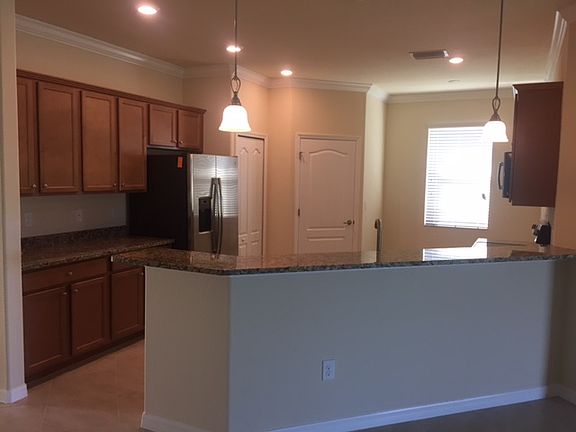 2nd image of 2576 Caslotti Way