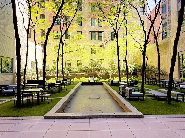 220 Riverside Blvd #34C — Photo 19