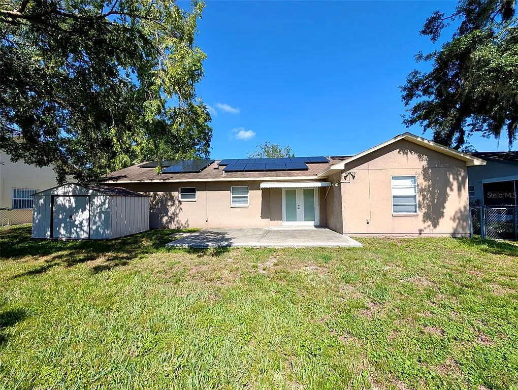 3 bed, 2.0 bath, 1343 sqft, $2,250 — Photo 2