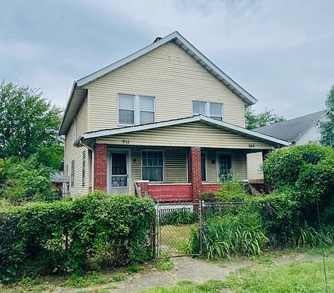 1st image of 909 E 12th Ave