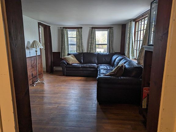 This is the shared livingroom which has a big screen tv connected via wifi.