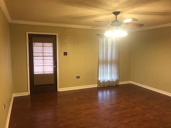 3rd image of 616 Walker Dr