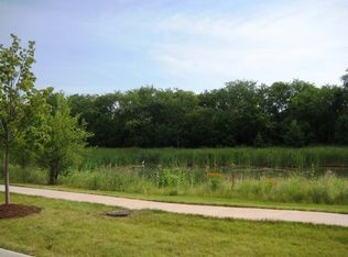 558 Lincoln Station Dr #558, Oswego, IL