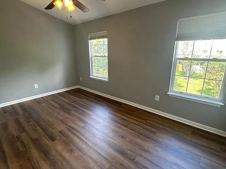 10918 Pope St — Photo 32