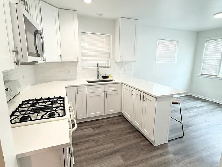 2433 N 78th Ave #2 — Photo 4