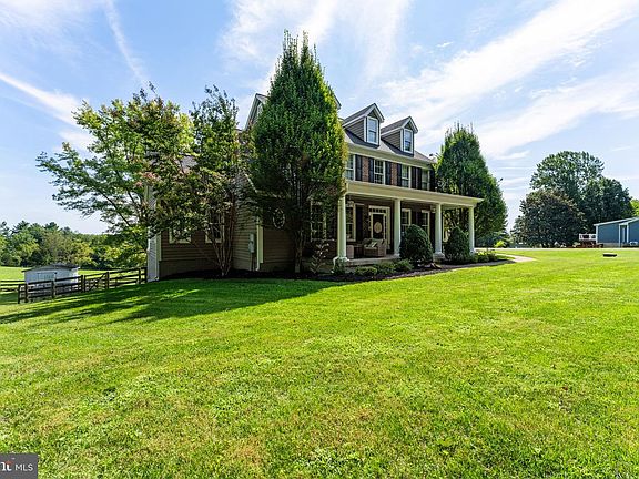 2nd image of 8439 Lees Ridge Rd