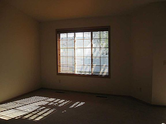 5th image of 379 S 38th St W