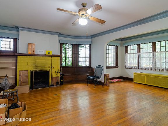 2nd image of 4524 N Richmond St