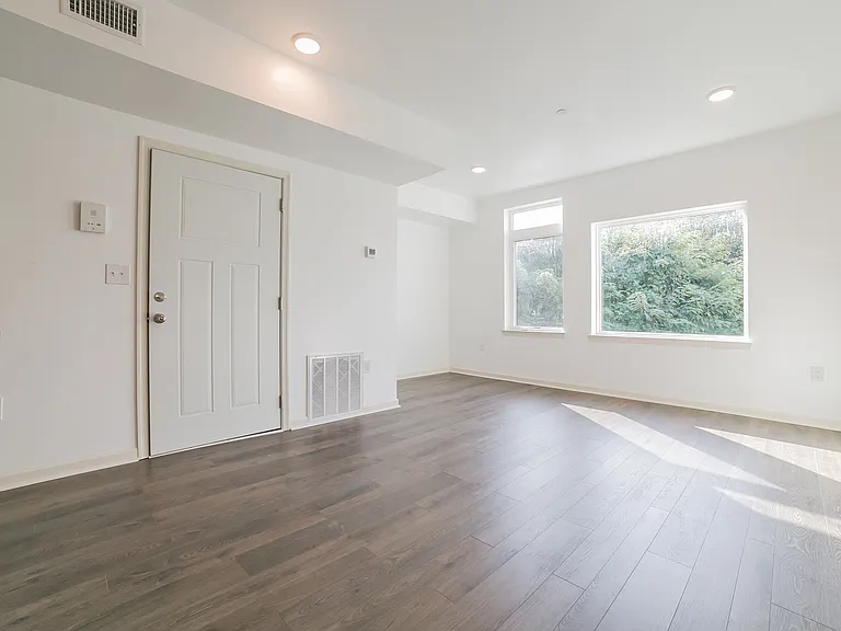 6615 Ridge Avenue — Photo 6