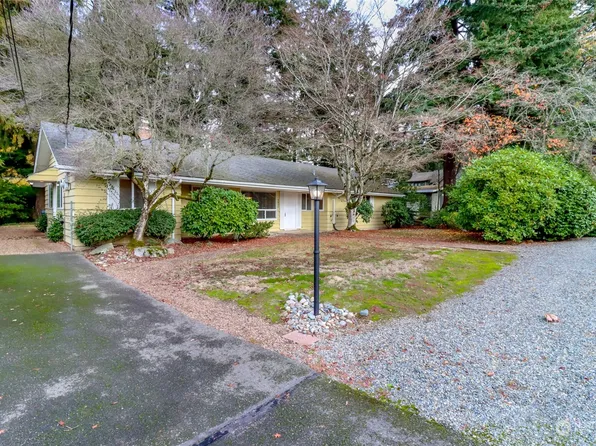 9030 NE 21st Place, Clyde Hill, WA 98004