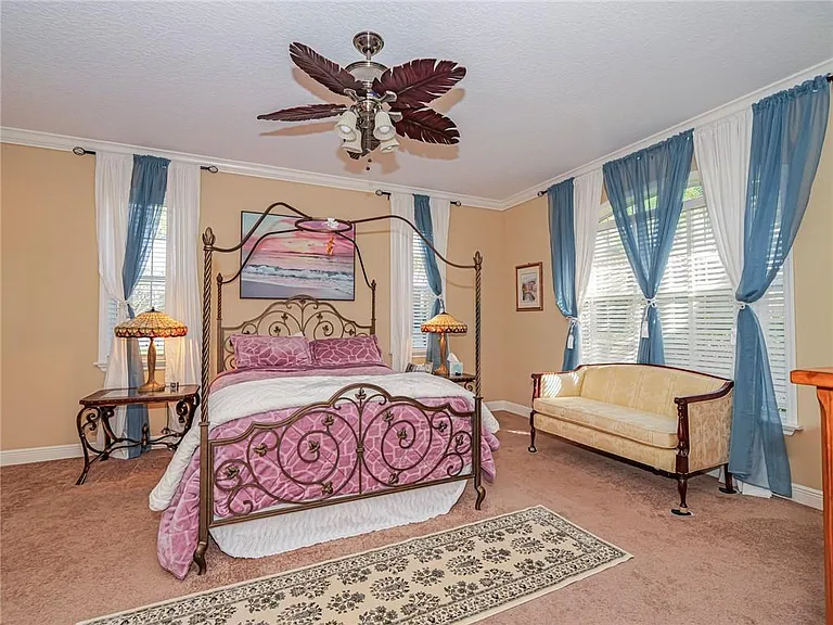 5873 Pine Ridge Cir — Photo 19