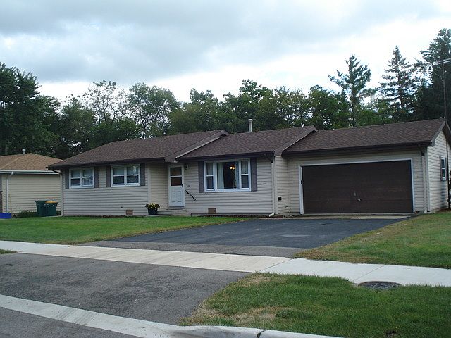 1st image of 100 E Bush Dr