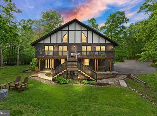 11713 Henderson Rd, Clifton, VA 20124