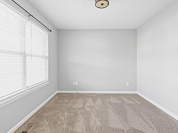 4th image of 13729 Sunnyvale Ln