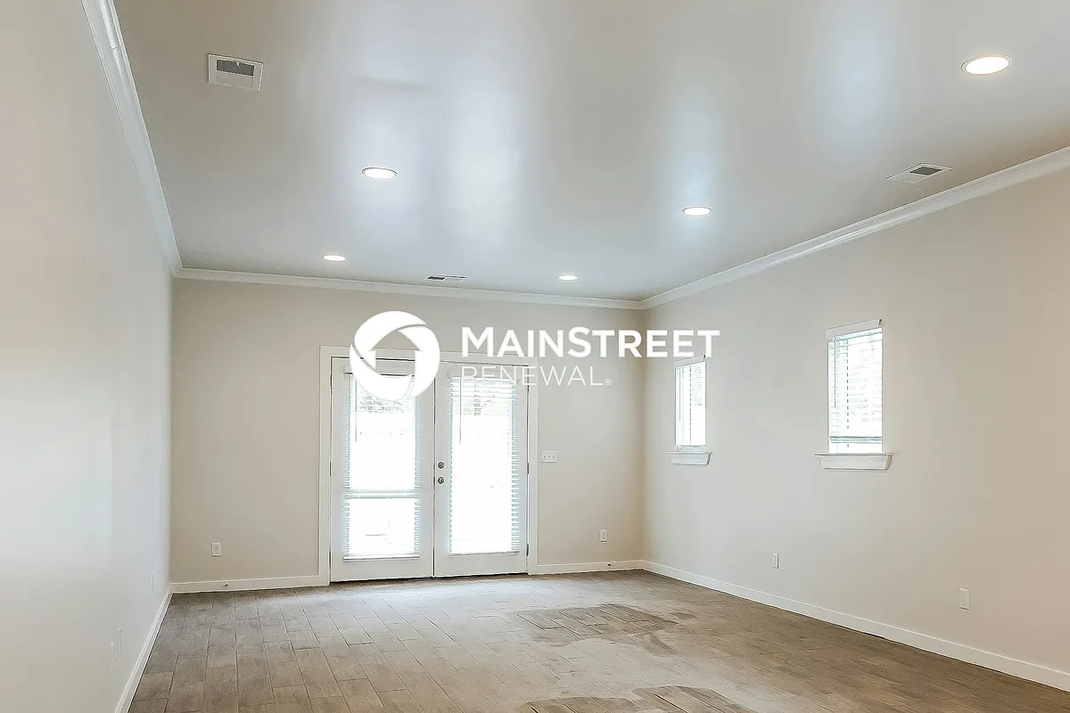 Living Room - 279 Creek Run Way