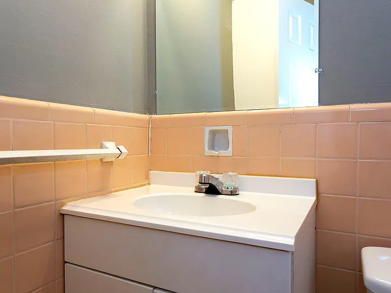 204 McCormick Ave — Photo 15