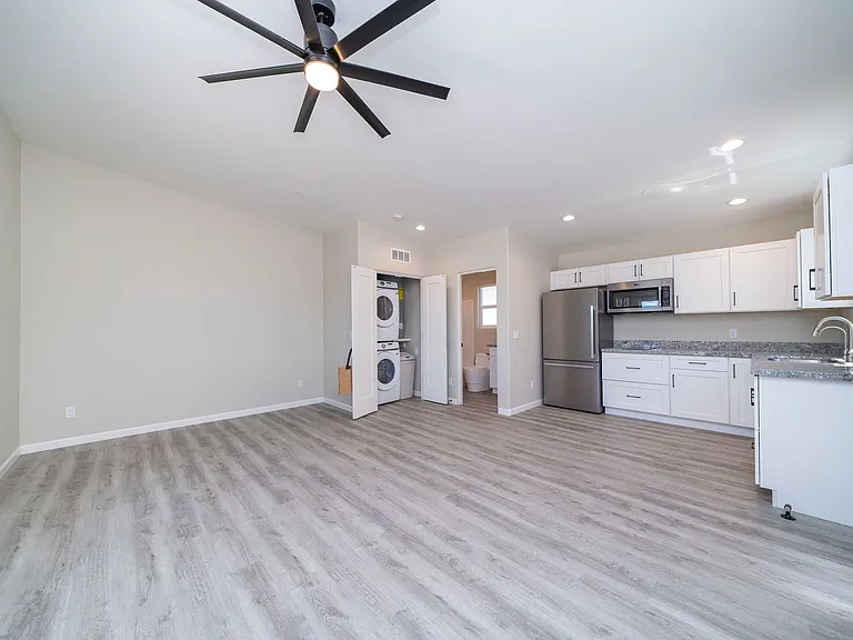 2441 McCulloch Blvd — Photo 5