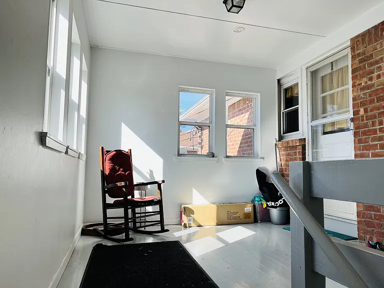 494 Kenwood Ave — Photo 7