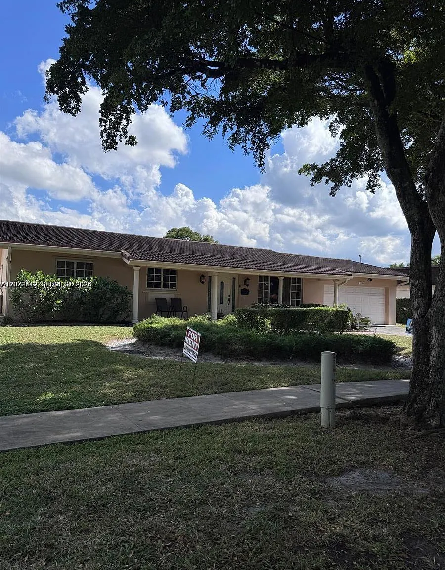 Mirror Lake Estates Sec 1 — Photo 2