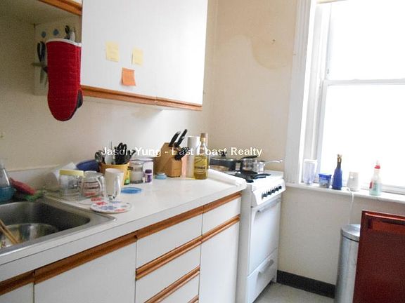 5th image of 31 Gardner St APT 5