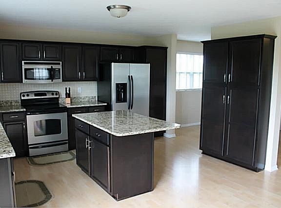 5th image of 10318 NW 38th St