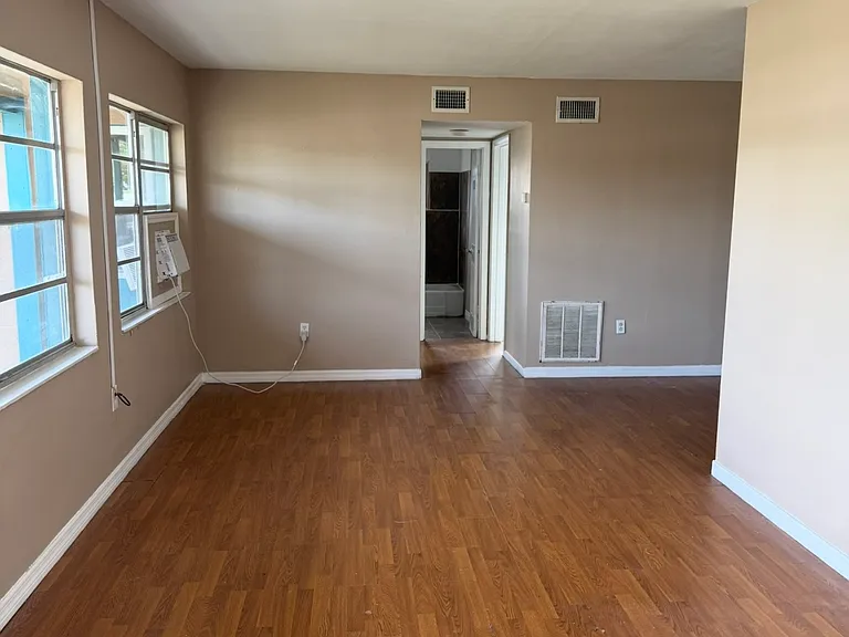 2733 Starlite Ln — Photo 13