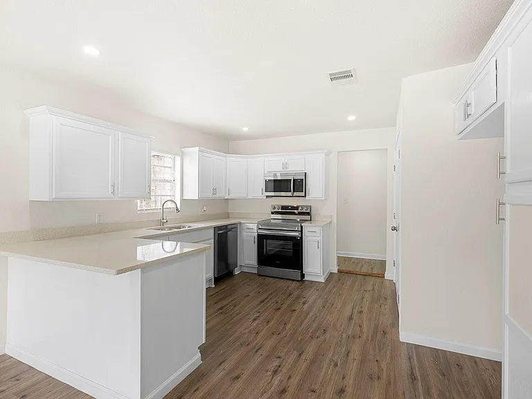 1309 Bragg St — Photo 15