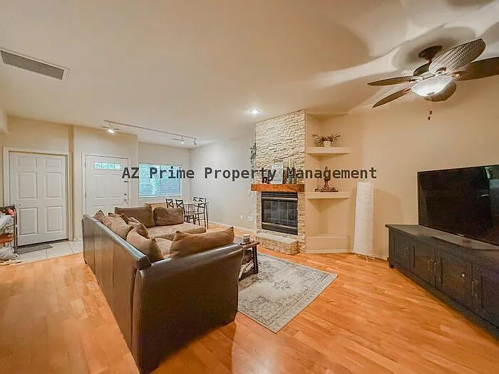 1147 Mary Dr — Photo 17