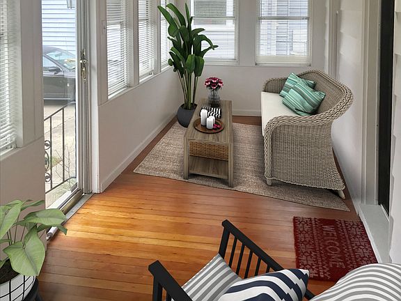 2nd image of 628 Forest Ave
