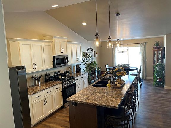 5th image of 3599 Bay Harbor Dr
