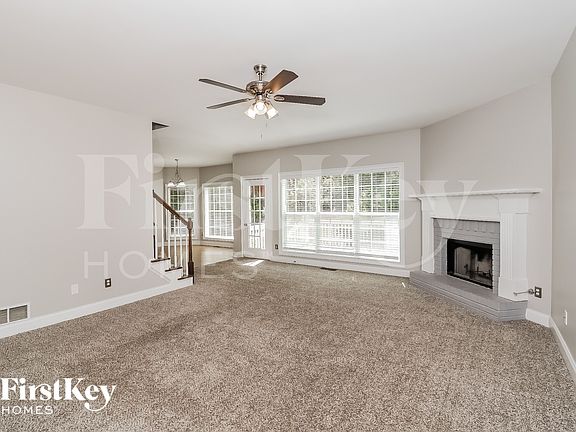 3rd image of 461 Bentonville Ln