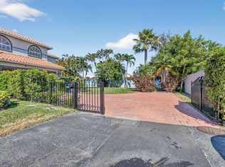 9048 Villa Portofino Circle, Boca Raton, FL 33496